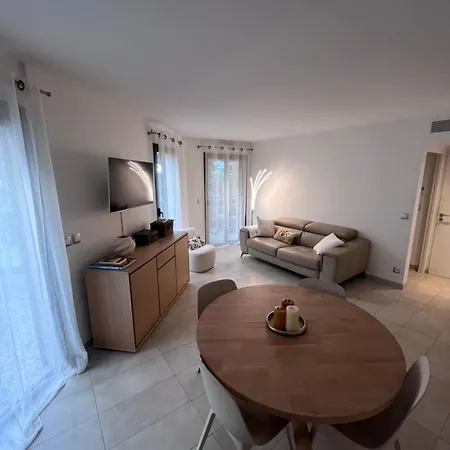 Appartement 1 Chambre - Rue D'Antibes #108 *