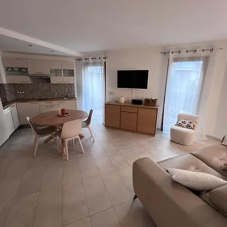 Appartement 1 Chambre - Rue D'Antibes #108 * Cannes