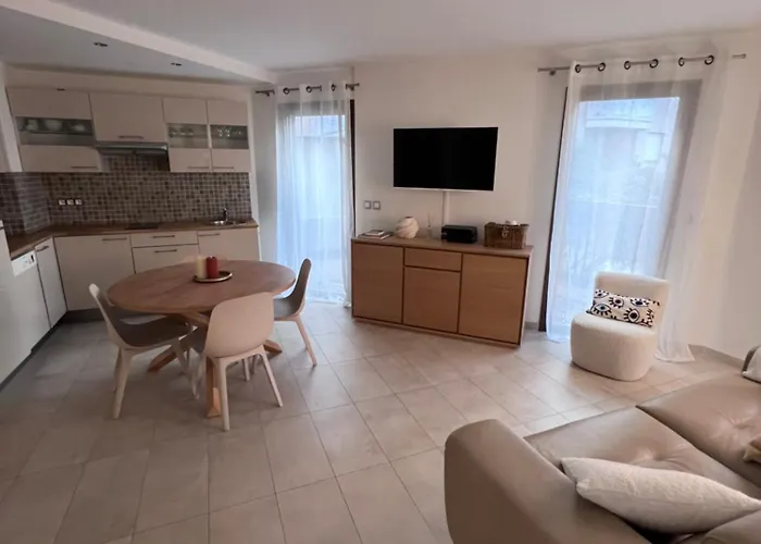 Appartement 1 Chambre - Rue D'Antibes #108 * Cannes