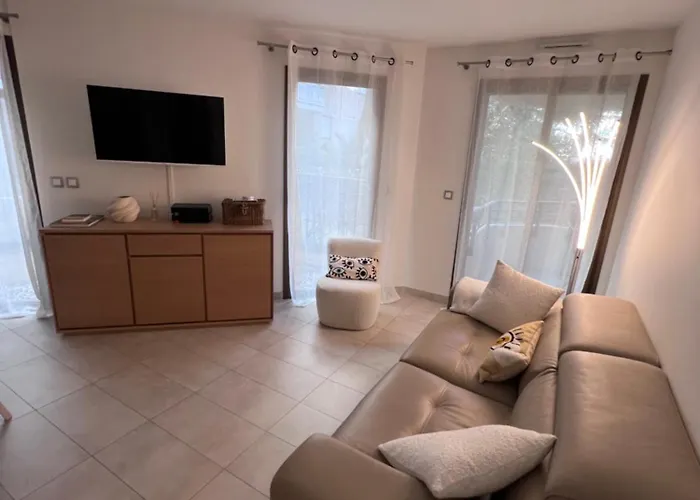 Appartement 1 Chambre - Rue D'Antibes #108 Lägenhet *